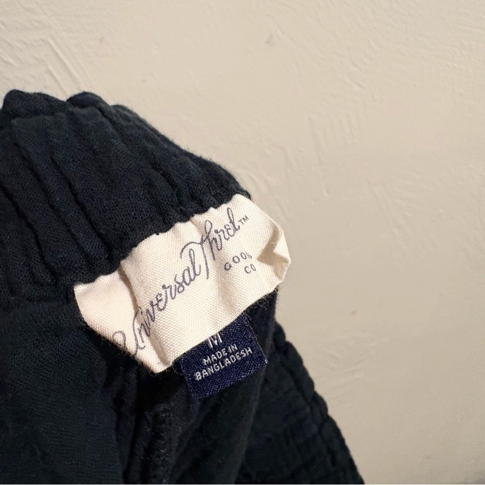 Universal Thread Black Shorts - Picture 4 of 4